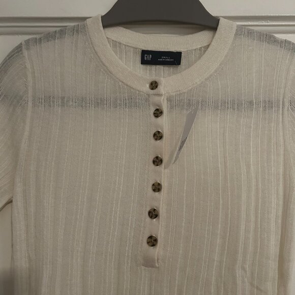 Gap Sheer Rib Henley Sweater in Beige (Size S) - NEW with tags - Picture 2 of 4